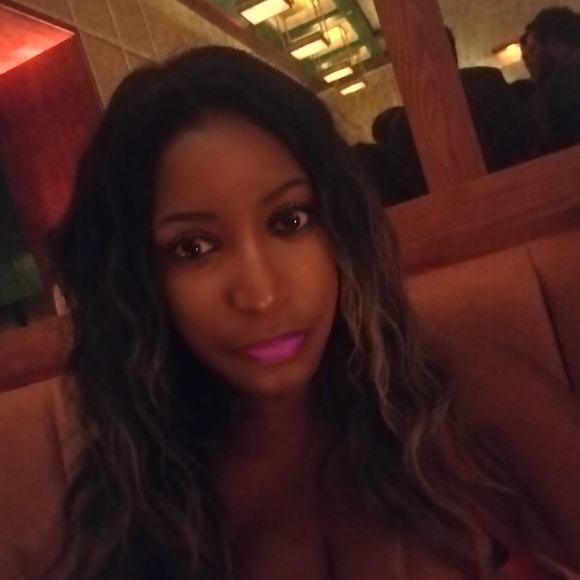 Meet your Posher, Nadine - Picture 1 of 1